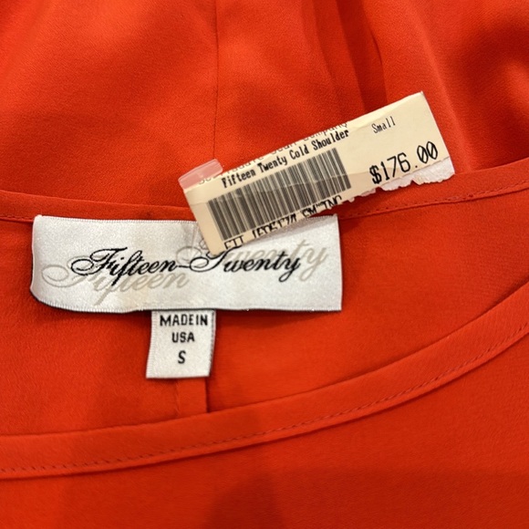 Fifteen-twenty cold shoulder blouse - Picture 8 of 8